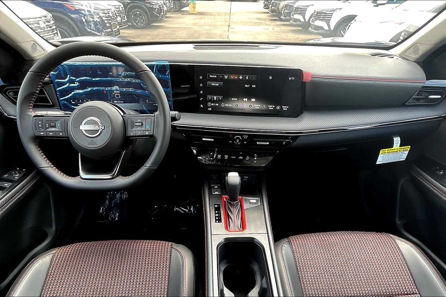 2025 Nissan Kicks SR - 4