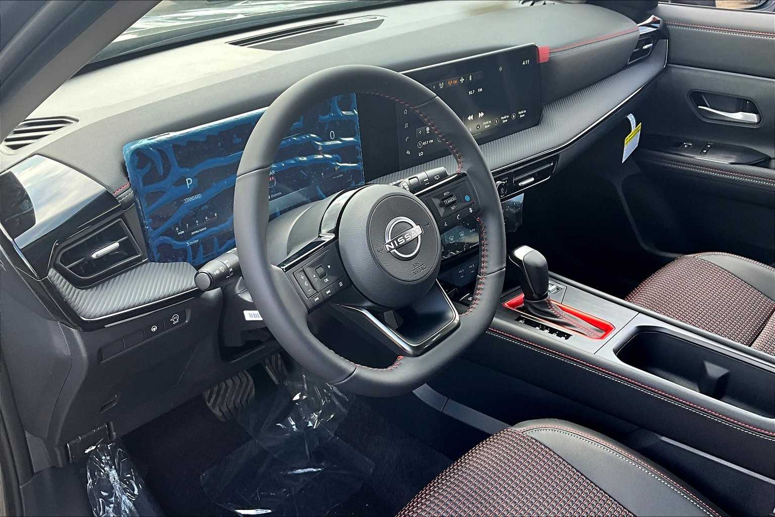 2025 Nissan Kicks SR - 9