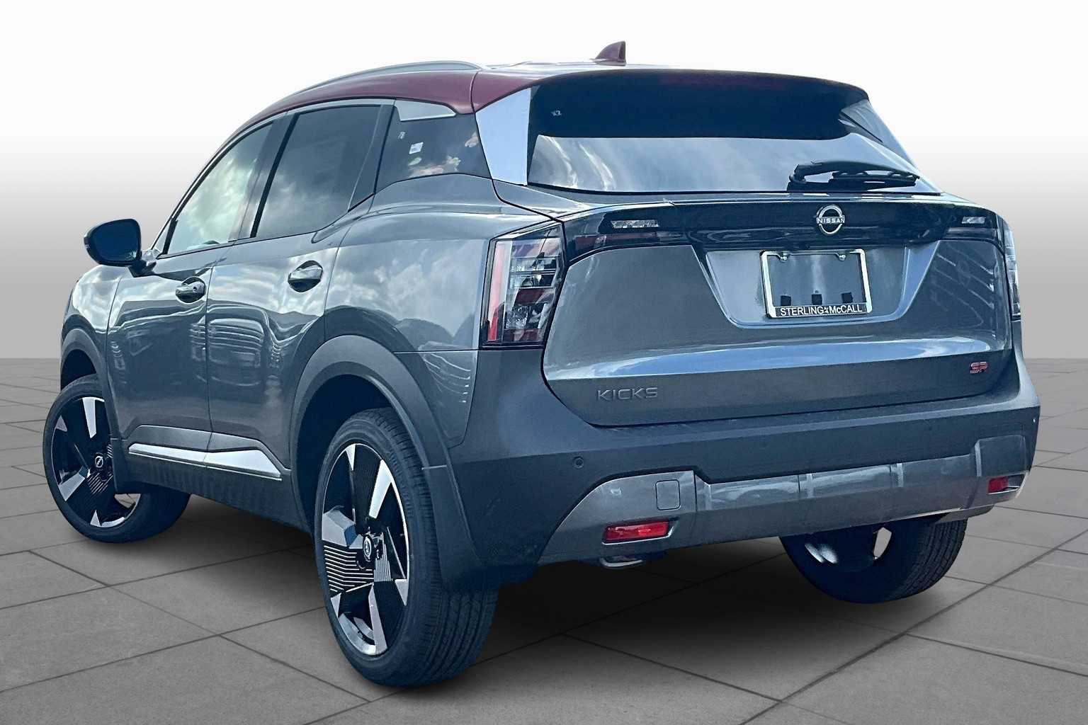 2025 Nissan Kicks SR - 6