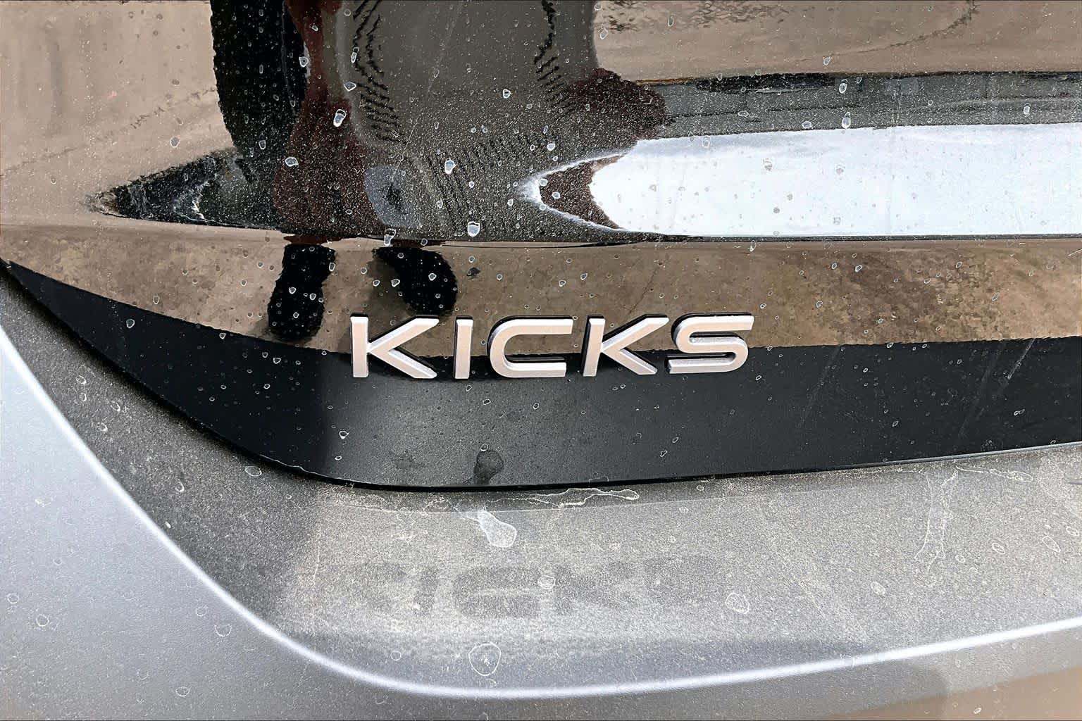 2026 Nissan Kicks SR Super Black at Sterling McCall Nissan