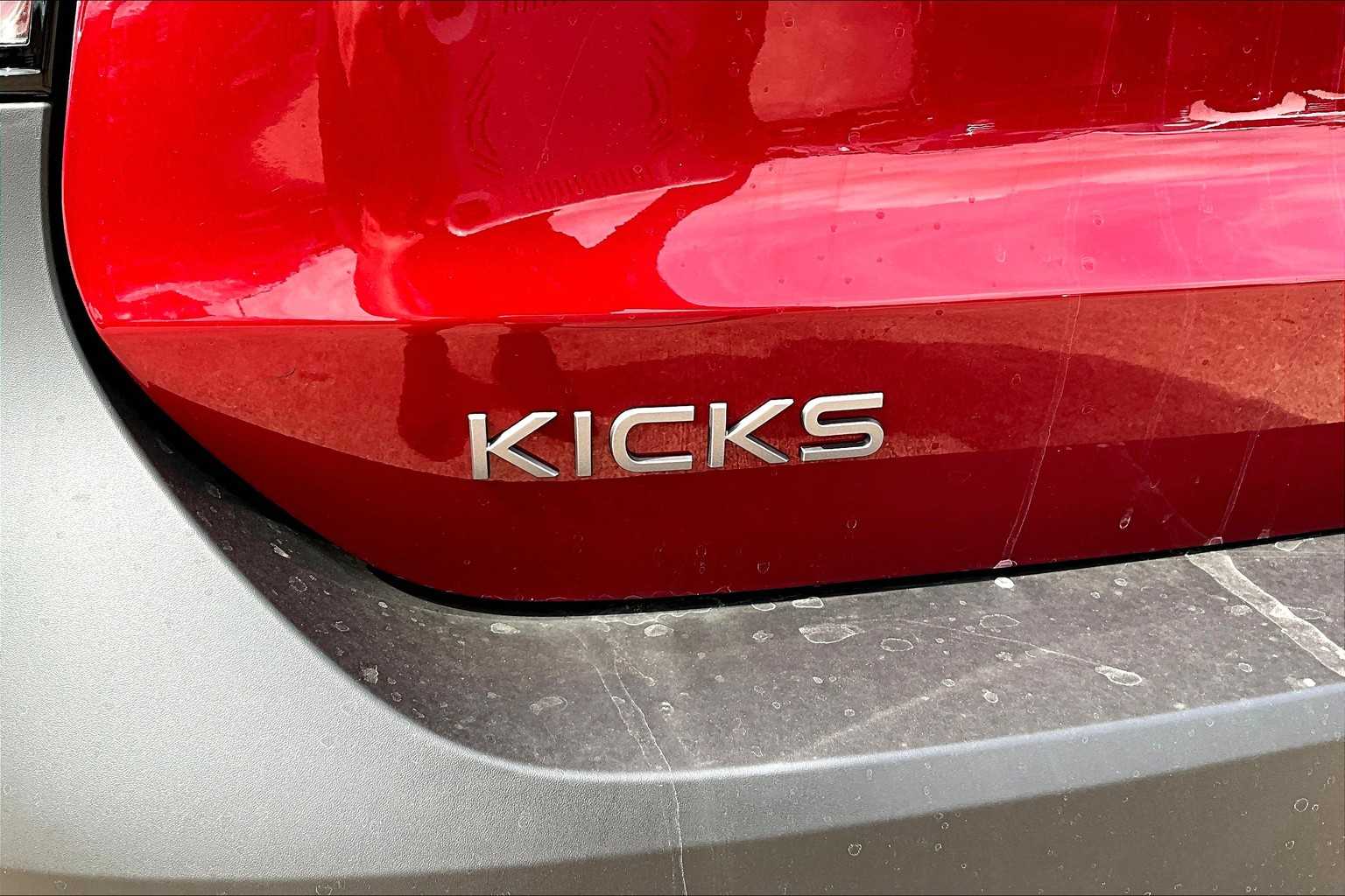 2025 Nissan Kicks SR - 7