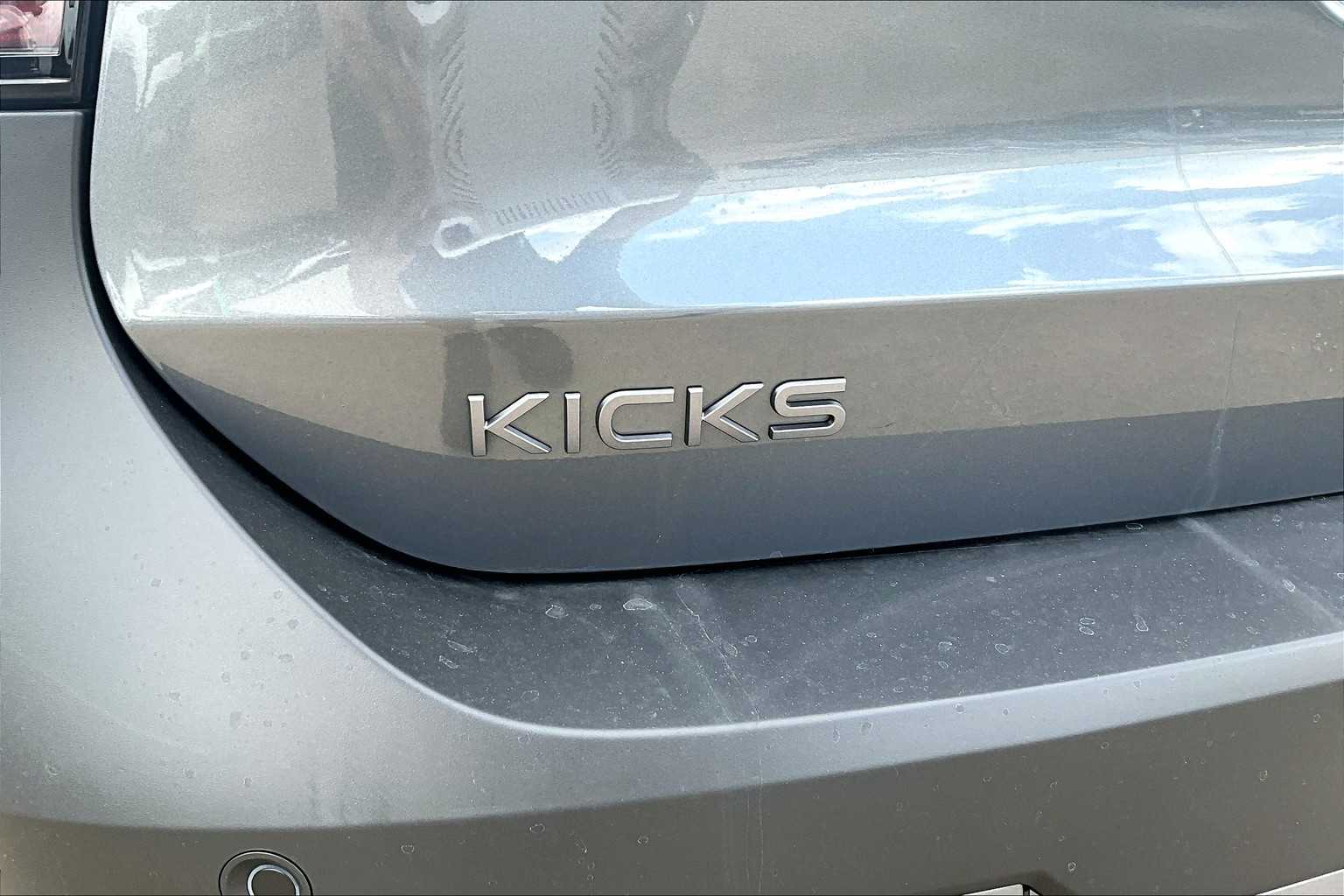 2025 Nissan Kicks SR - 7