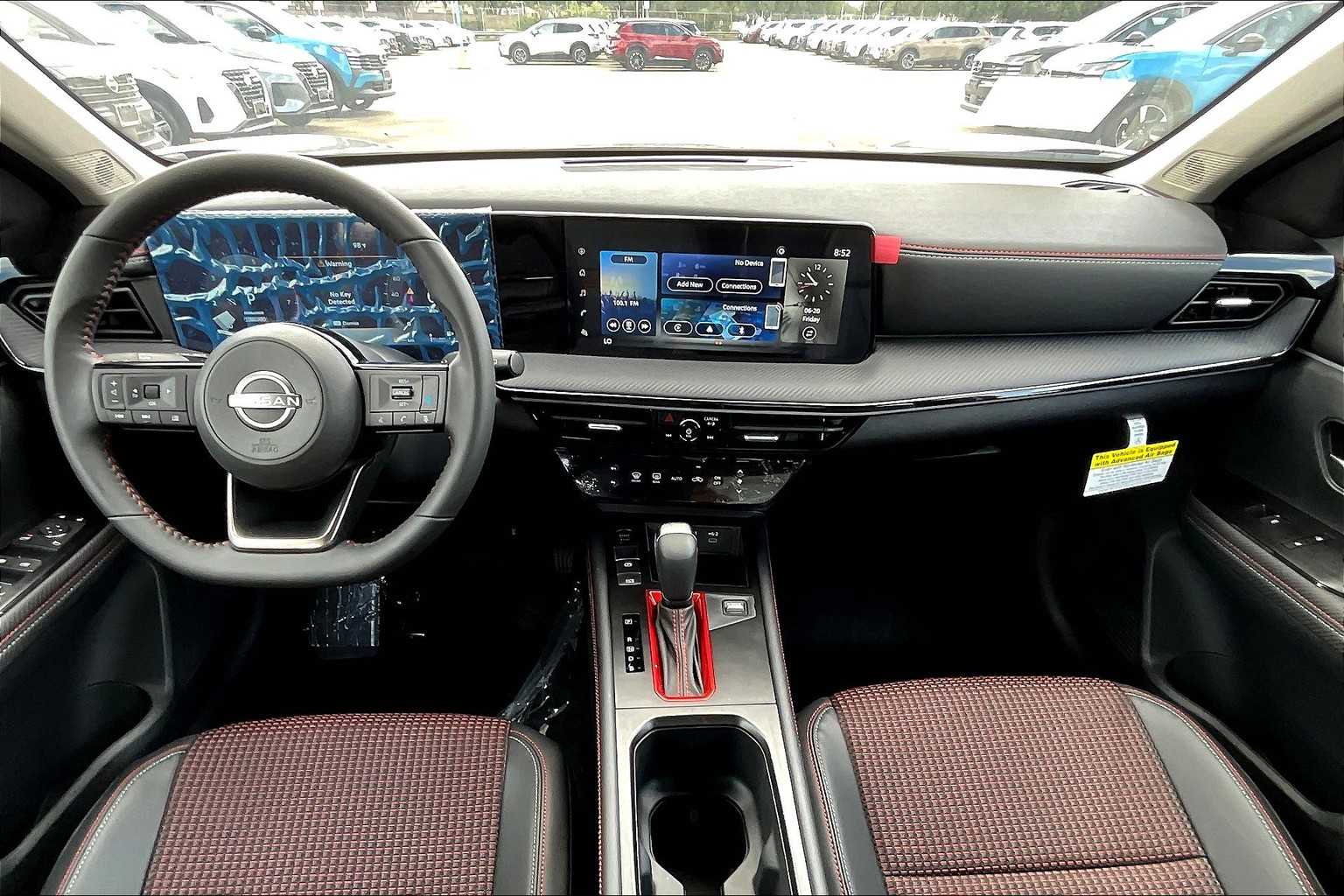 2025 Nissan Kicks SR - 4