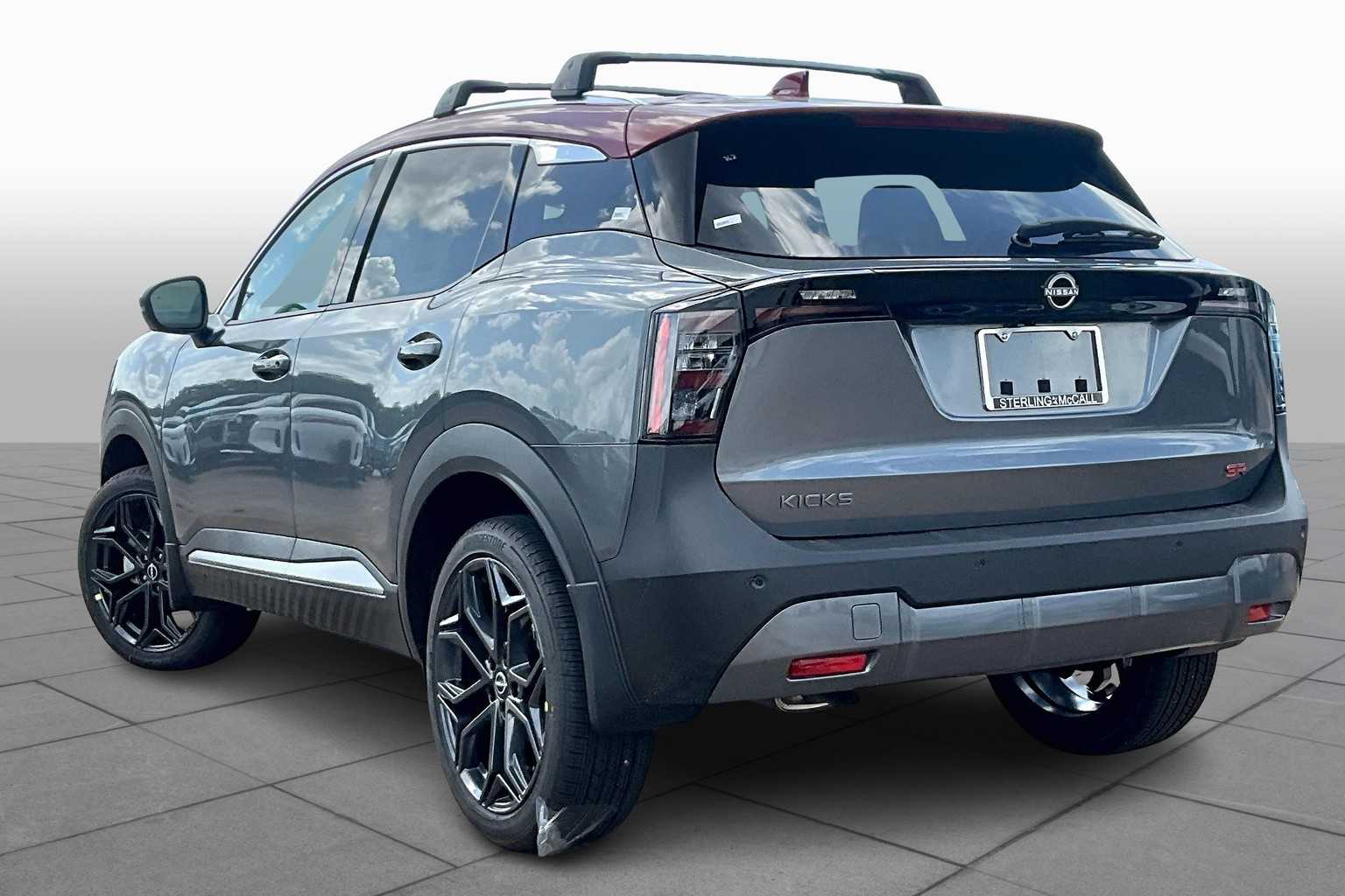 2025 Nissan Kicks SR - 6