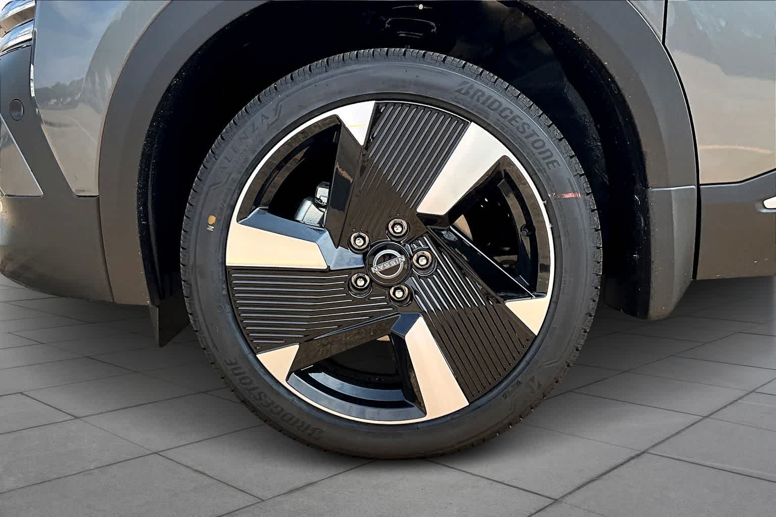 2025 Nissan Kicks SR - 8
