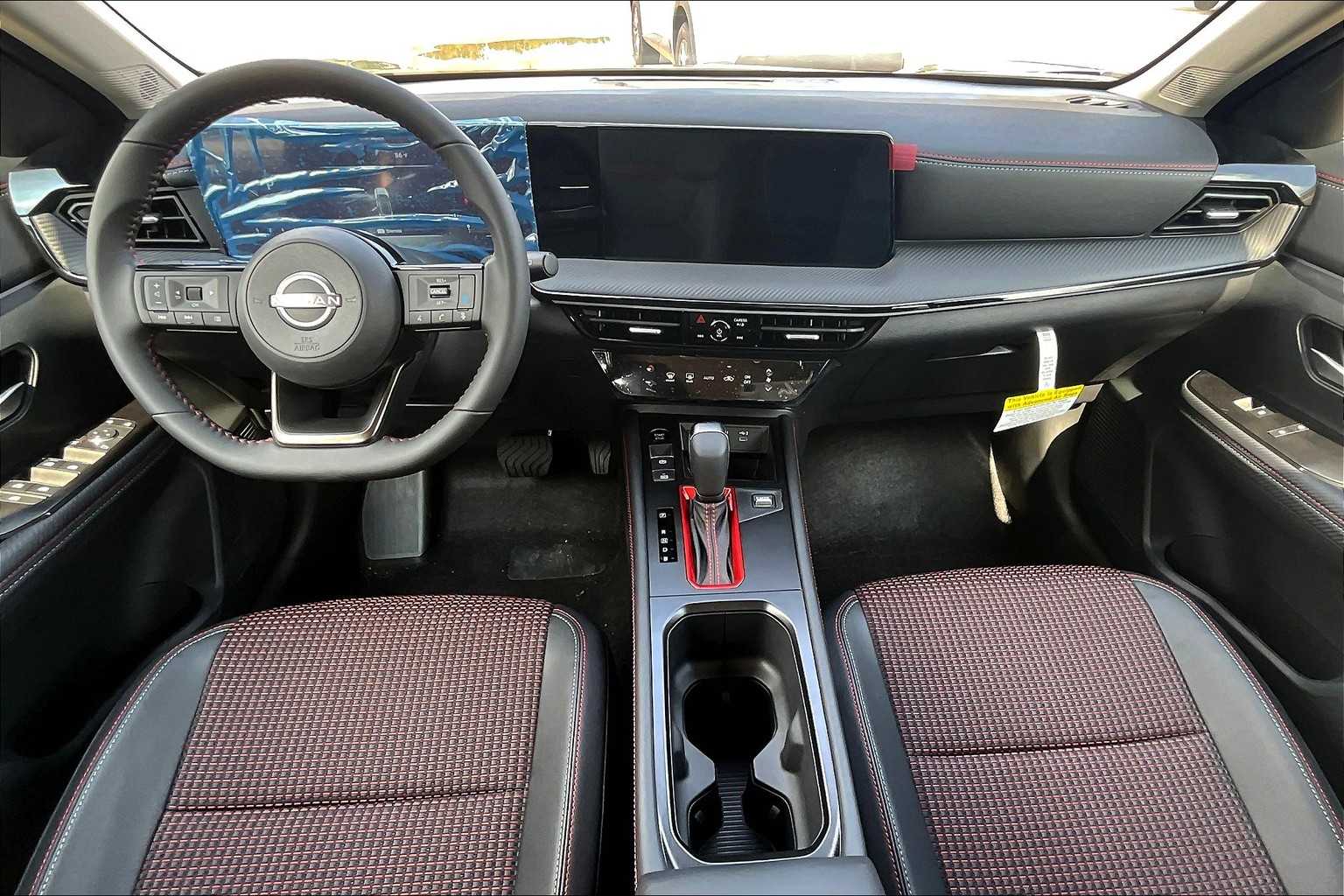2025 Nissan Kicks SR - 4
