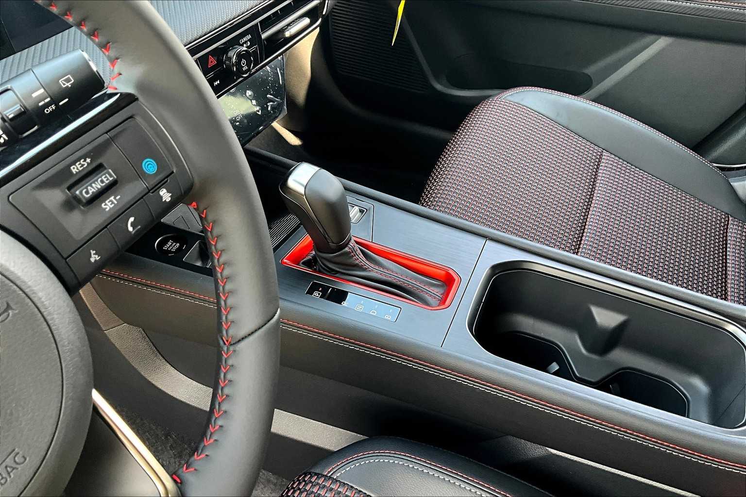 2025 Nissan Kicks SR - 10
