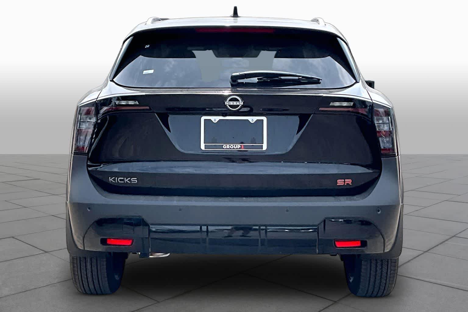 2026 Nissan Kicks photo 4 of 17