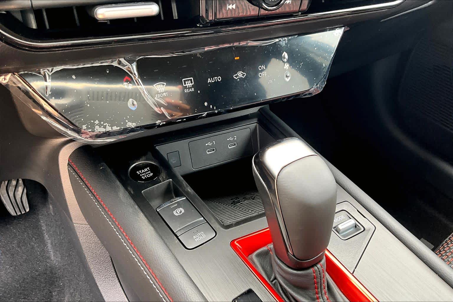 2026 Nissan Kicks photo 14 of 17