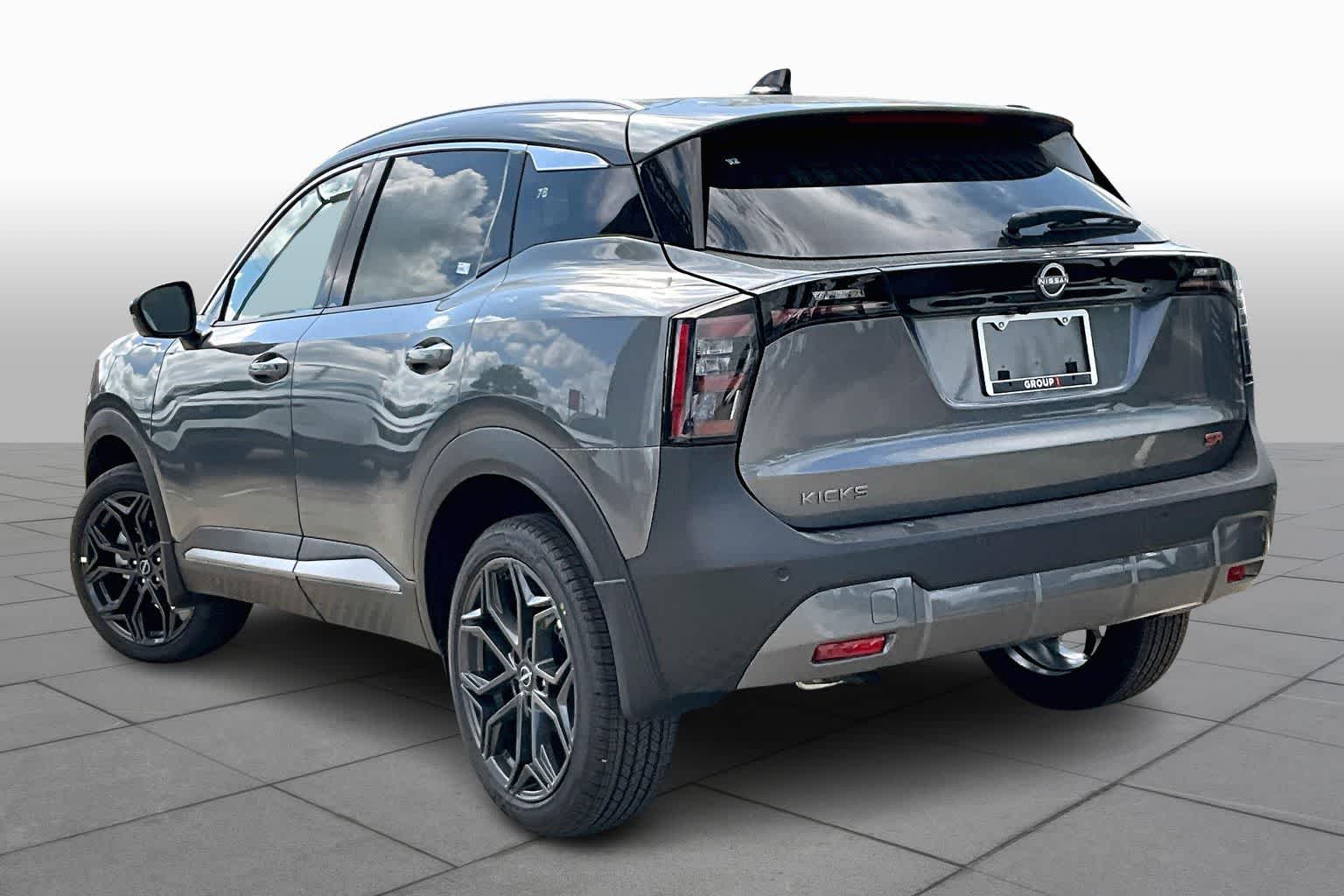 2026 Nissan Kicks SR - 6