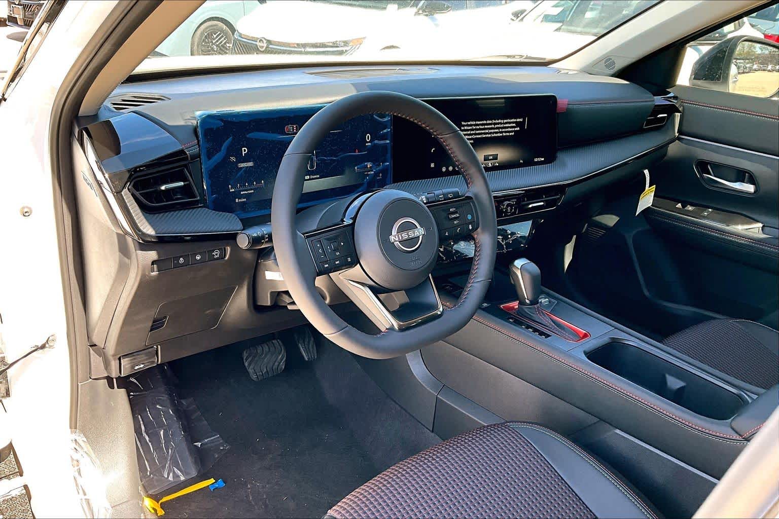 2026 Nissan Kicks SR Aspen White Tricoat/Super Black at Sterling McCall Nissan