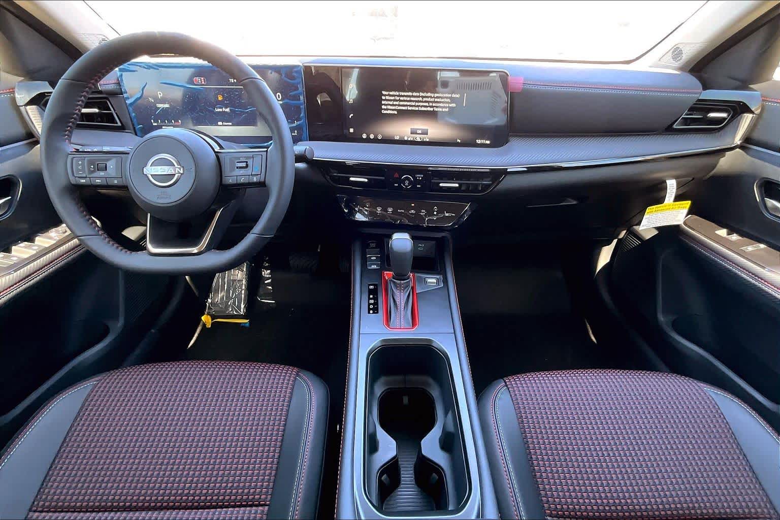 2026 Nissan Kicks SR Aspen White Tricoat/Super Black at Sterling McCall Nissan