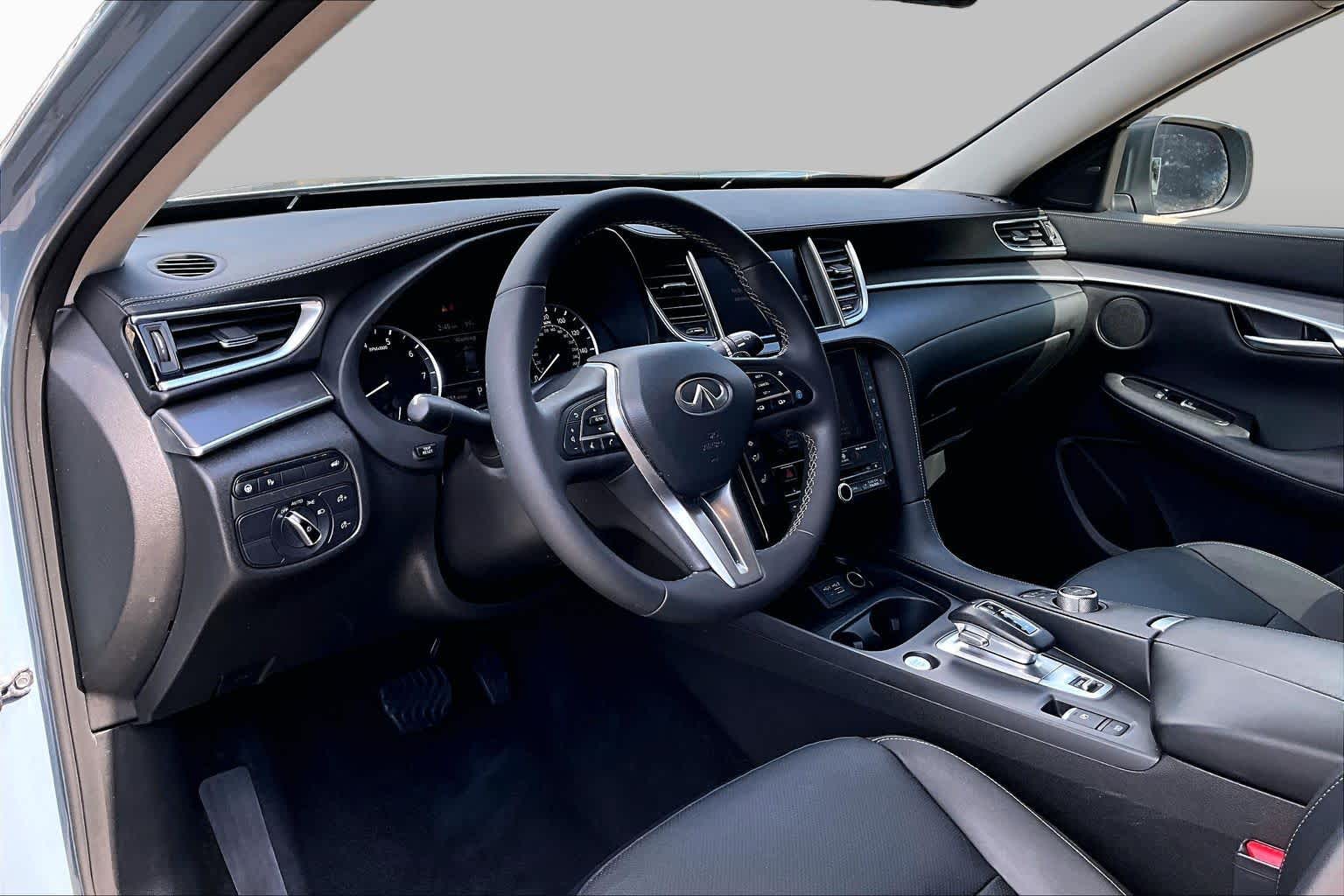 2023 INFINITI QX50 photo 18 of 34