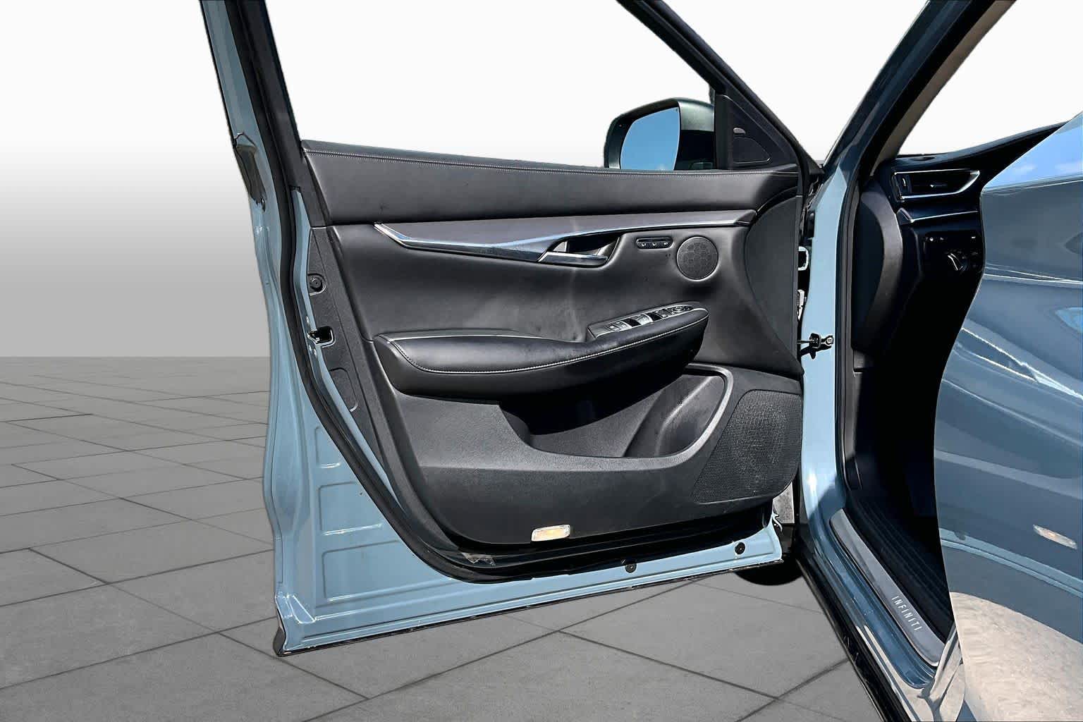 2023 INFINITI QX50 photo 22 of 34