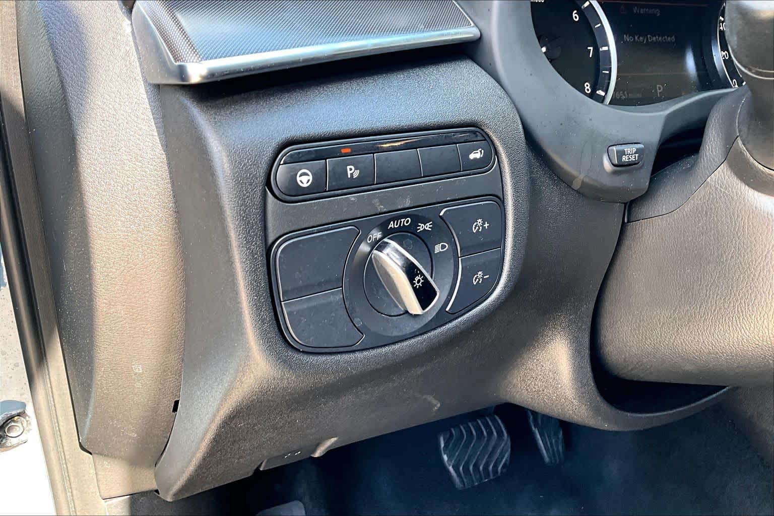 2023 INFINITI QX50 photo 32 of 34
