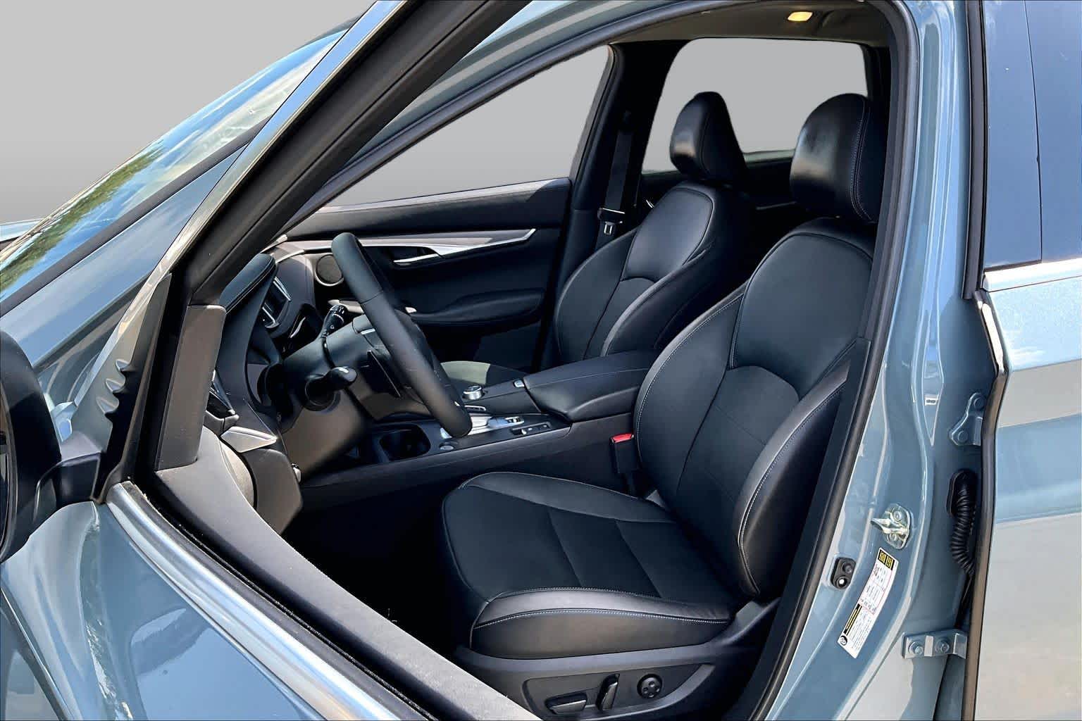 2023 INFINITI QX50 photo 8 of 34