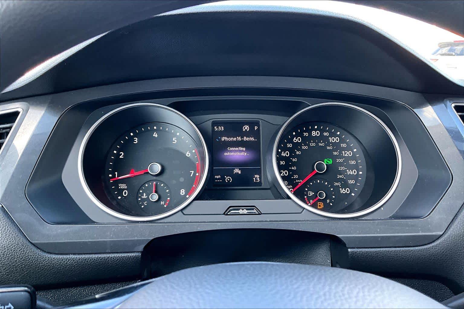2021 Volkswagen Tiguan photo 26 of 35