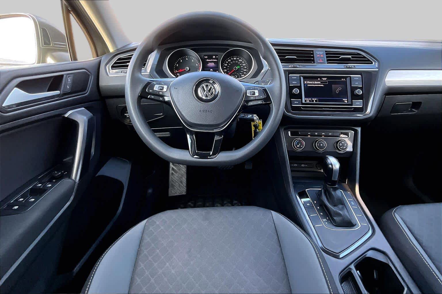 2021 Volkswagen Tiguan photo 6 of 35