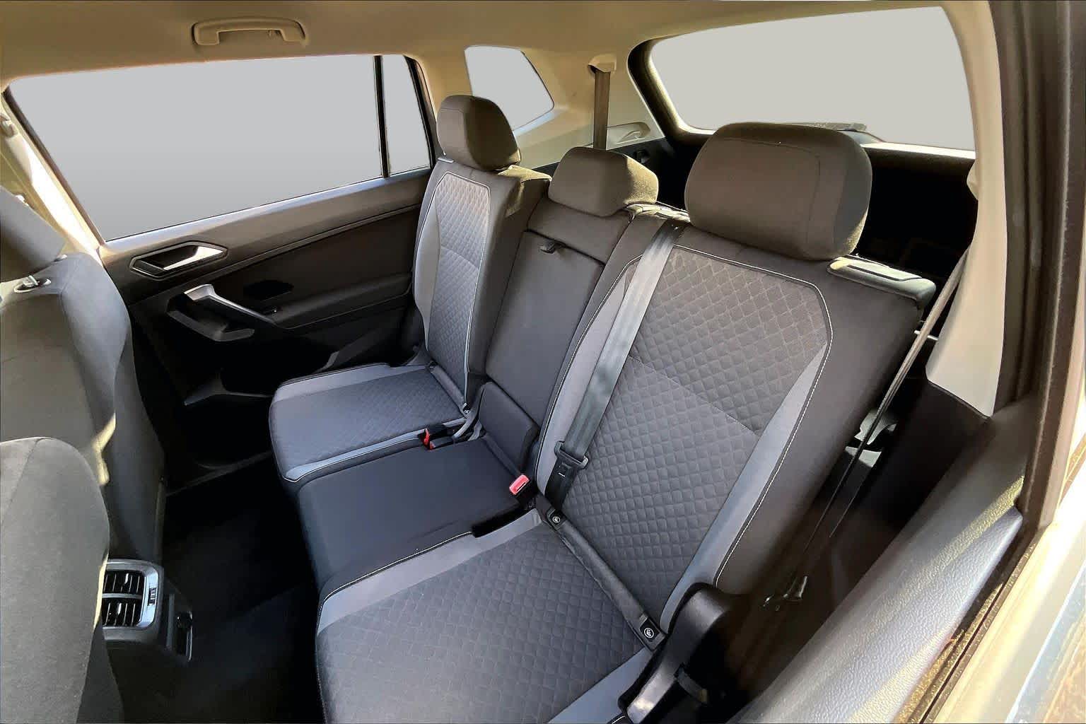 2021 Volkswagen Tiguan photo 20 of 35