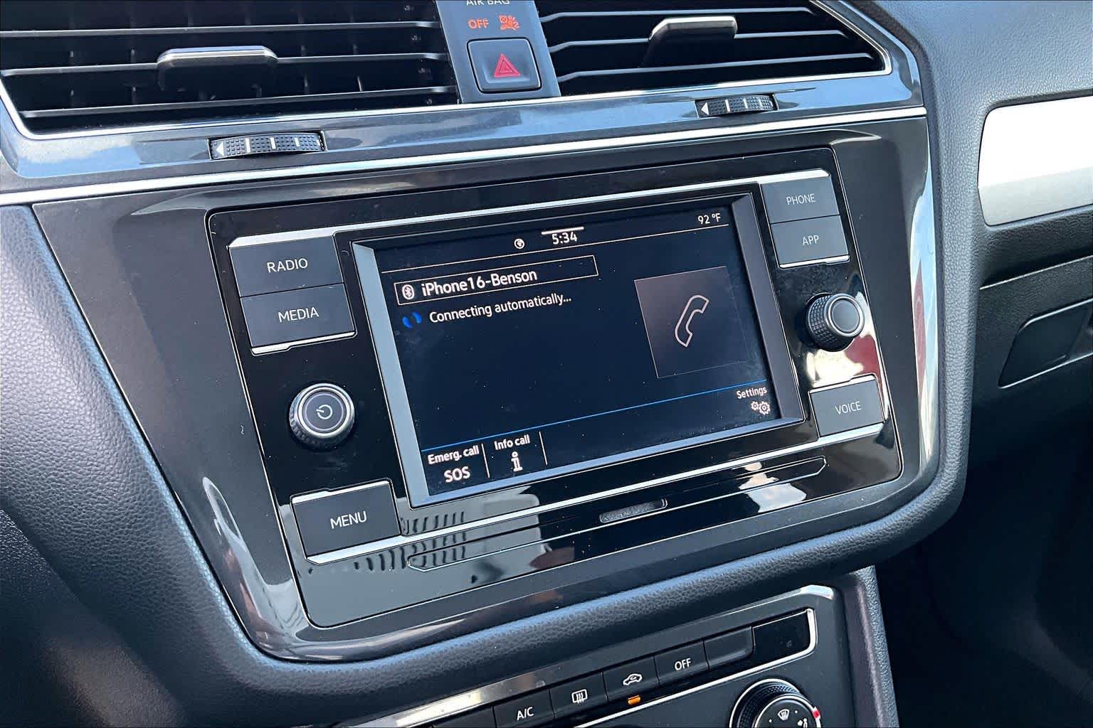 2021 Volkswagen Tiguan photo 32 of 35