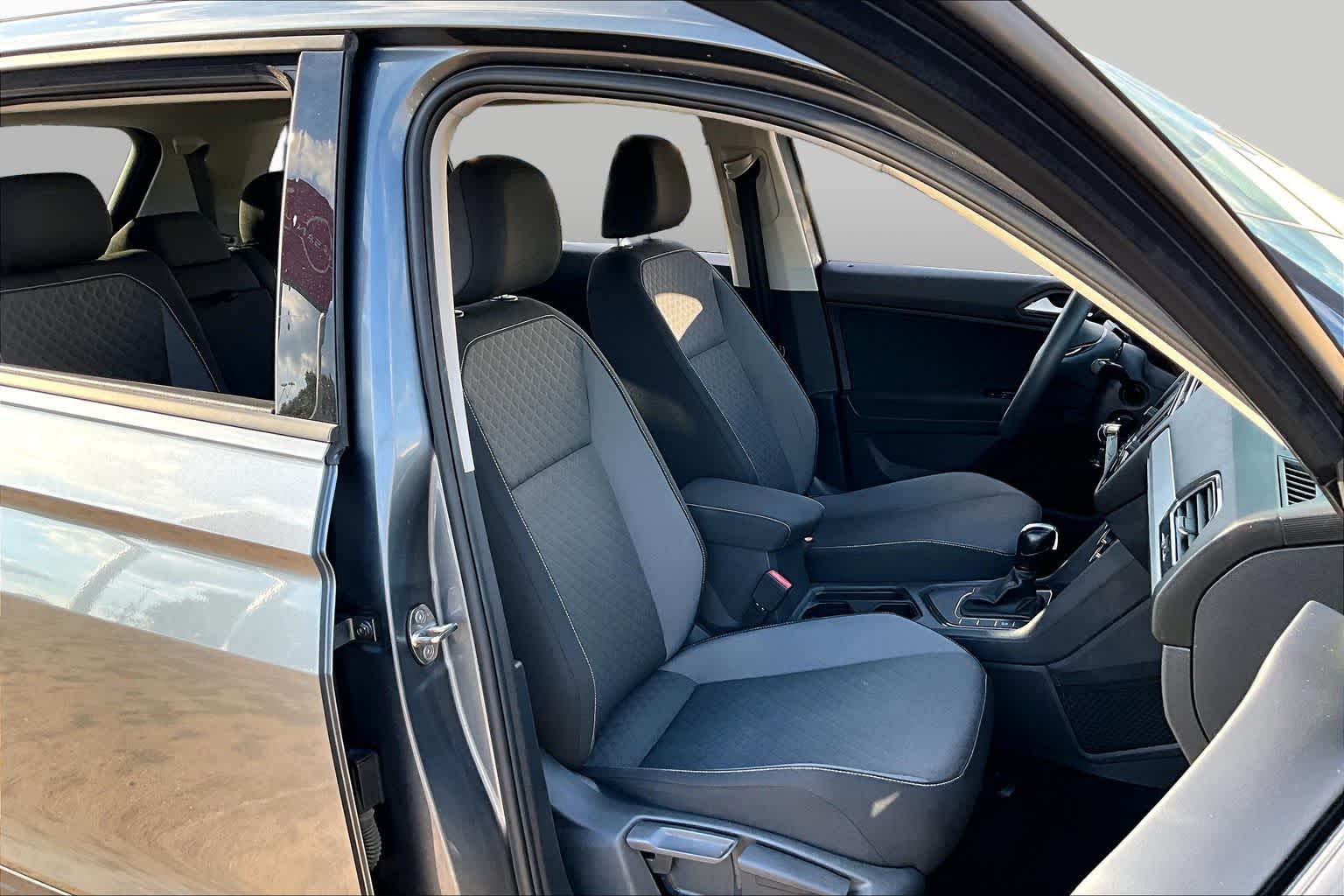 2021 Volkswagen Tiguan photo 9 of 35