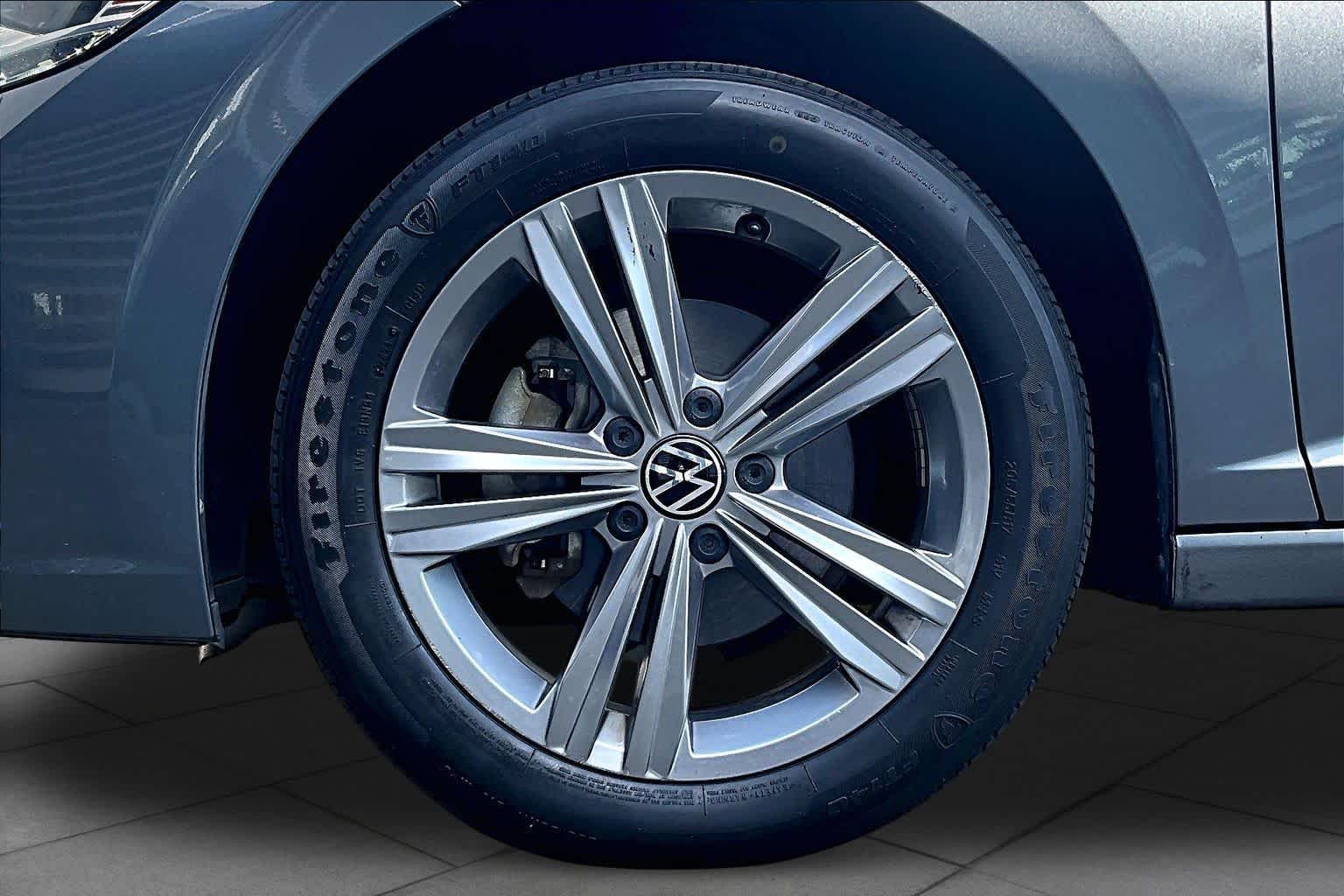 2022 Volkswagen Jetta SE Platinum Gray Metallic at AutoNation USA Houston
