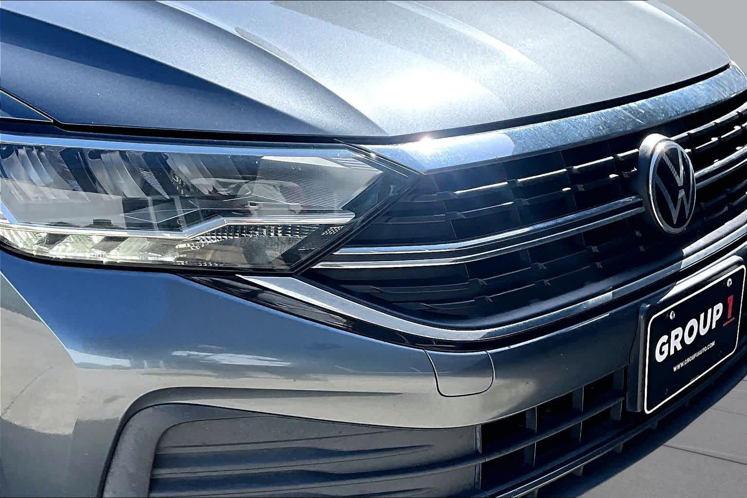 2022 Volkswagen Jetta SE Platinum Gray Metallic at AutoNation USA Houston