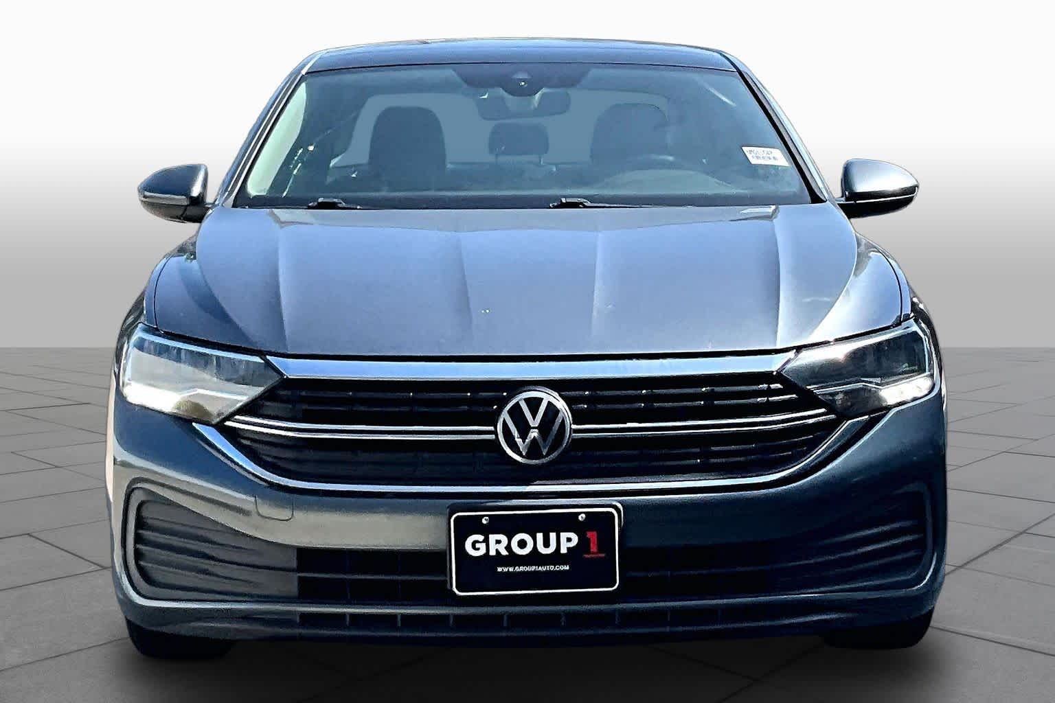 2022 Volkswagen Jetta SE Platinum Gray Metallic at AutoNation USA Houston