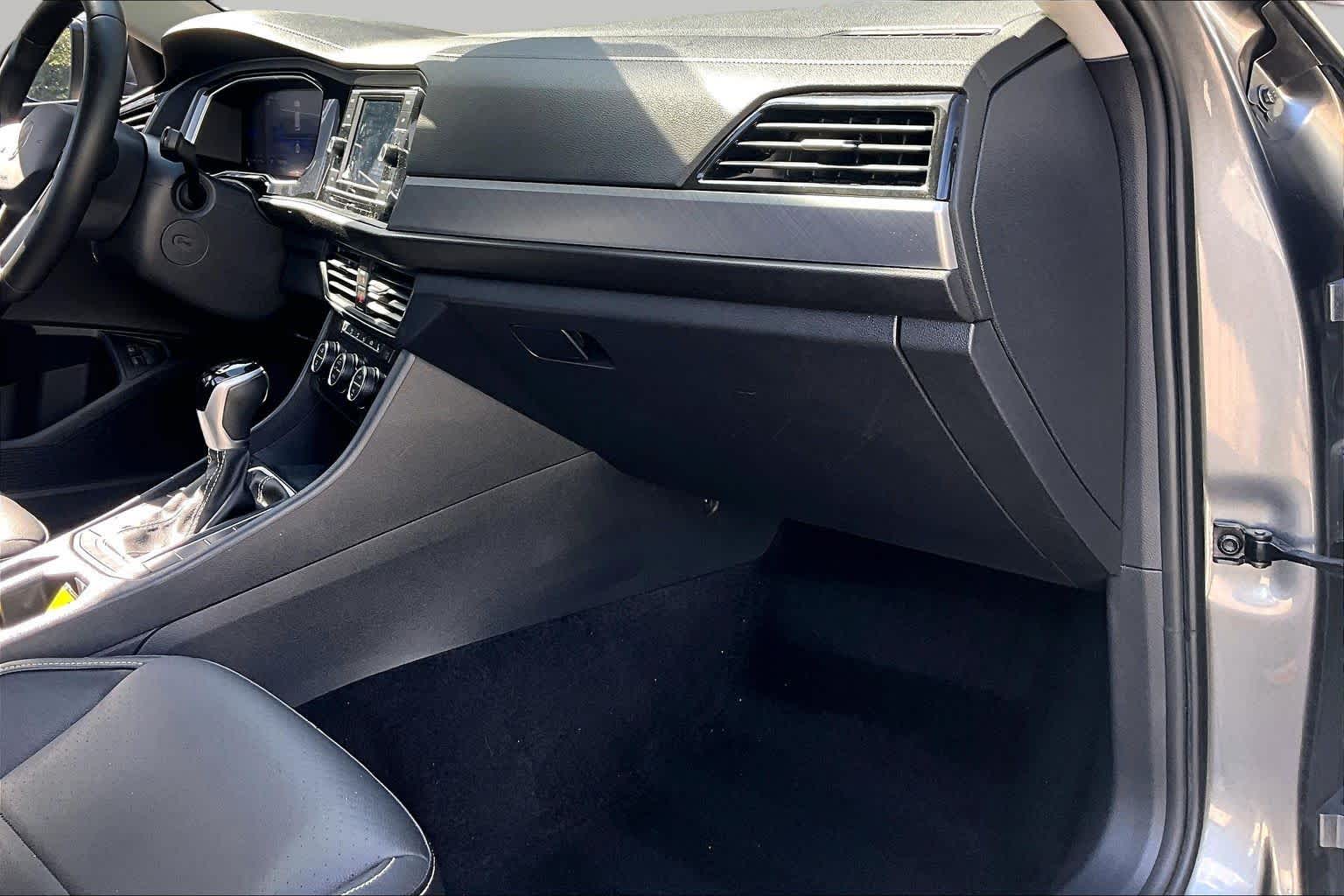 2022 Volkswagen Jetta SE Platinum Gray Metallic at AutoNation USA Houston