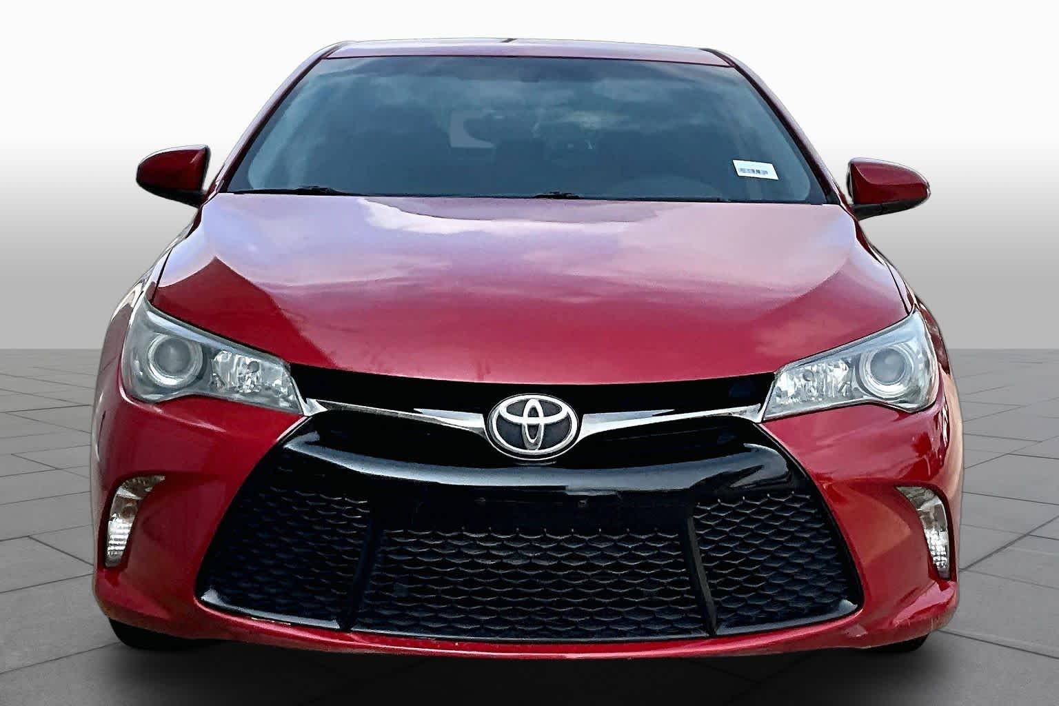 2016 Toyota Camry SE Ruby Flare Pearl at Mac Haik Ford