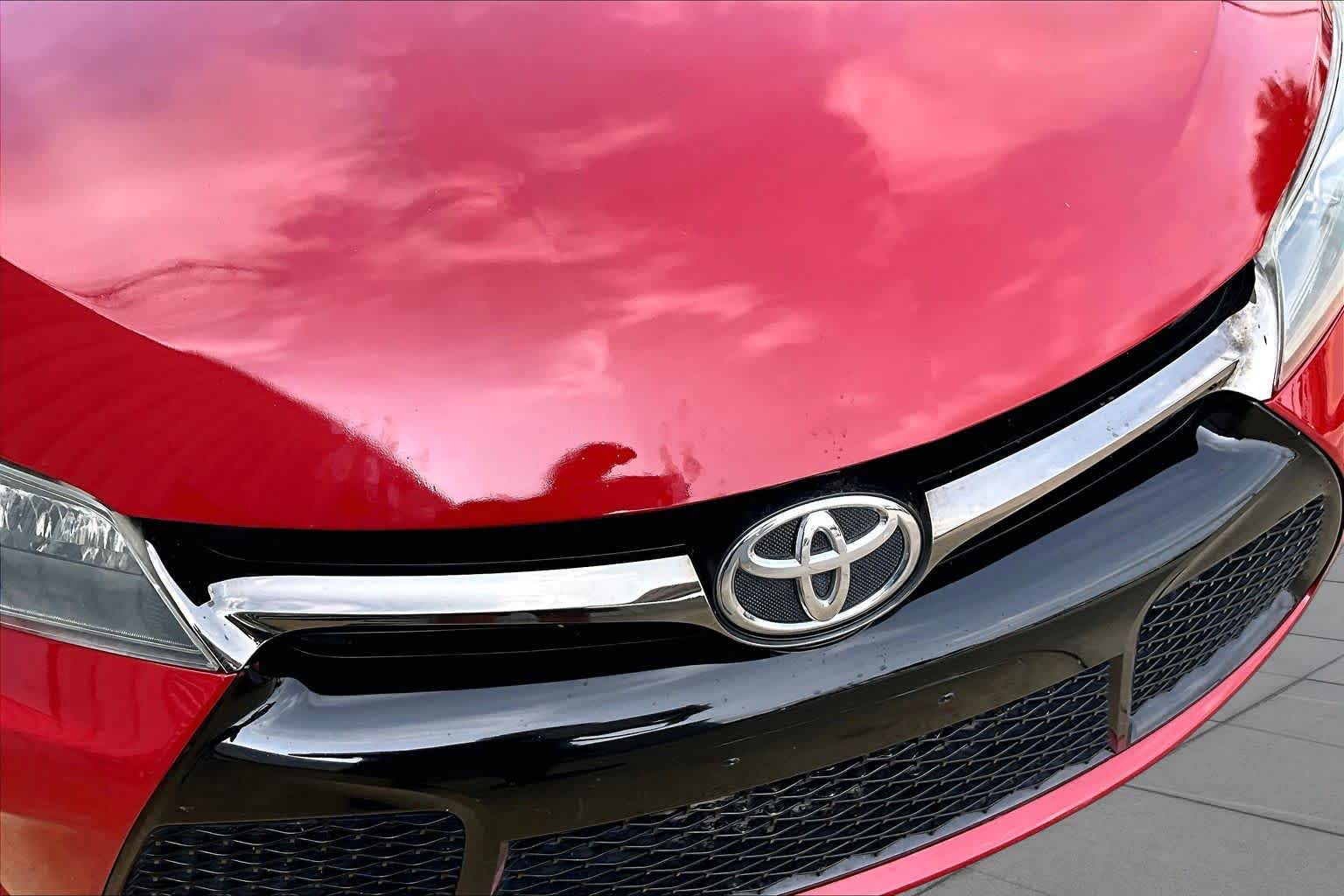 2016 Toyota Camry SE Ruby Flare Pearl at Mac Haik Ford