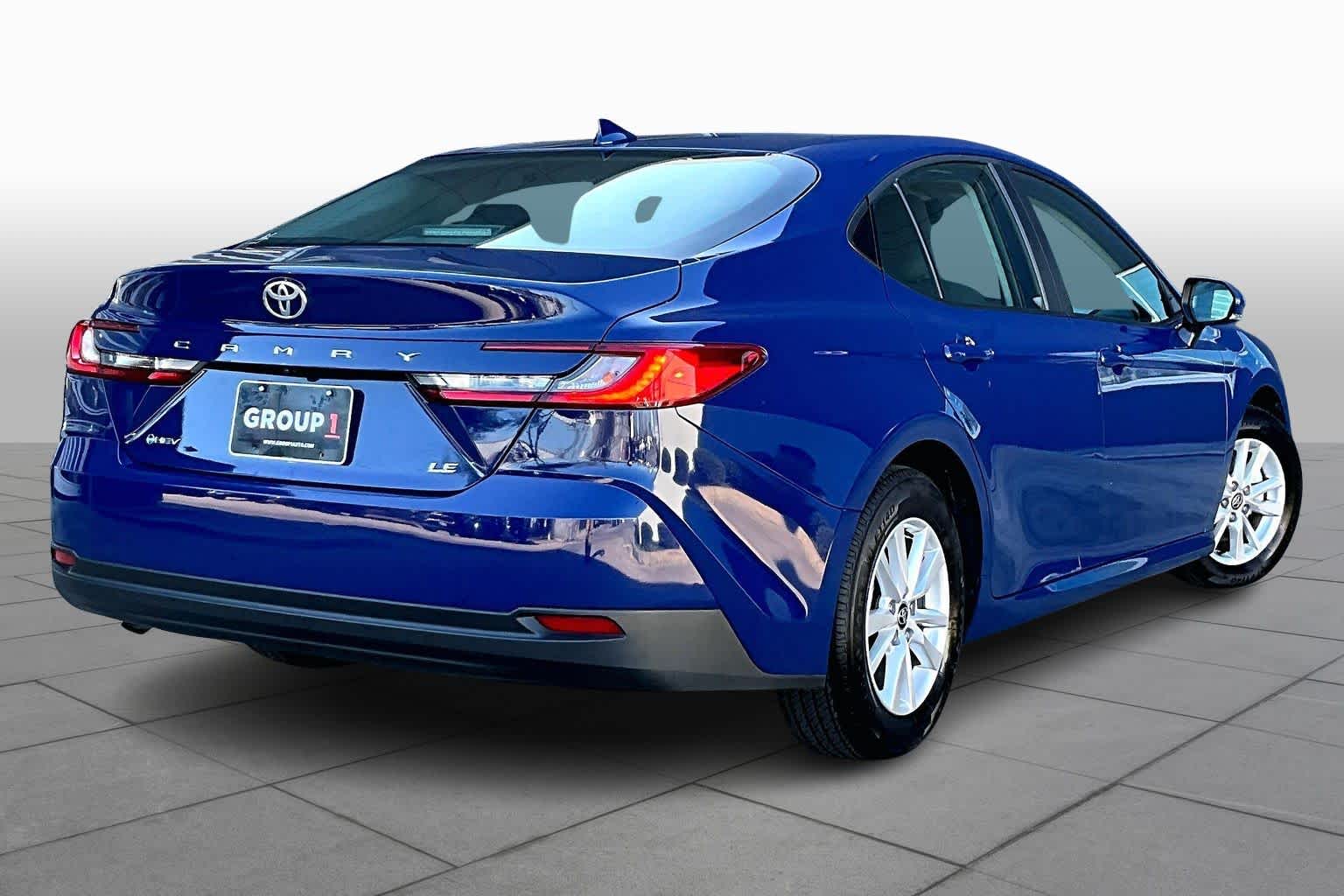 2025 Toyota Camry LE - 11