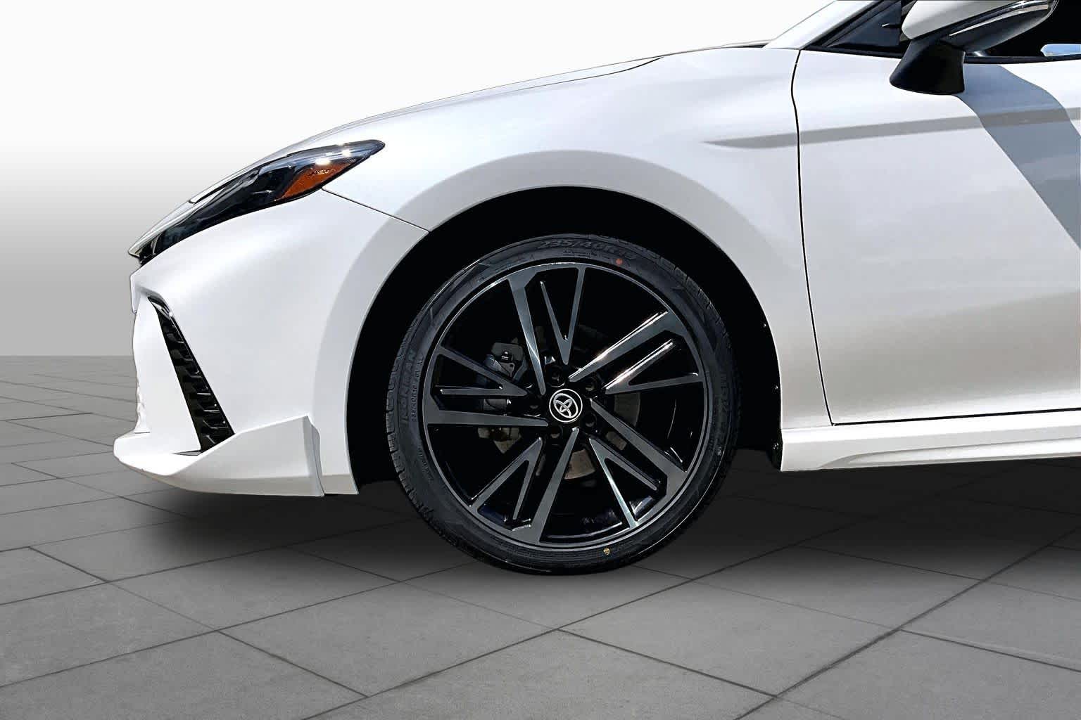 2025 Toyota Camry photo 11 of 35