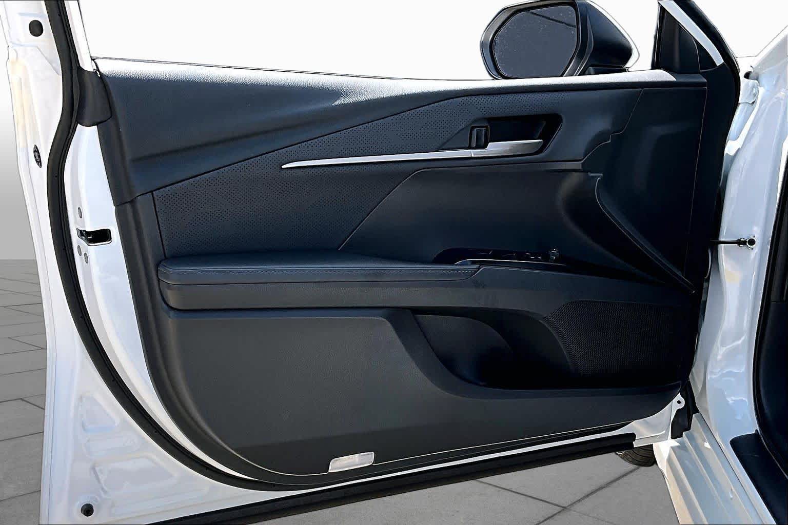 2025 Toyota Camry photo 22 of 35