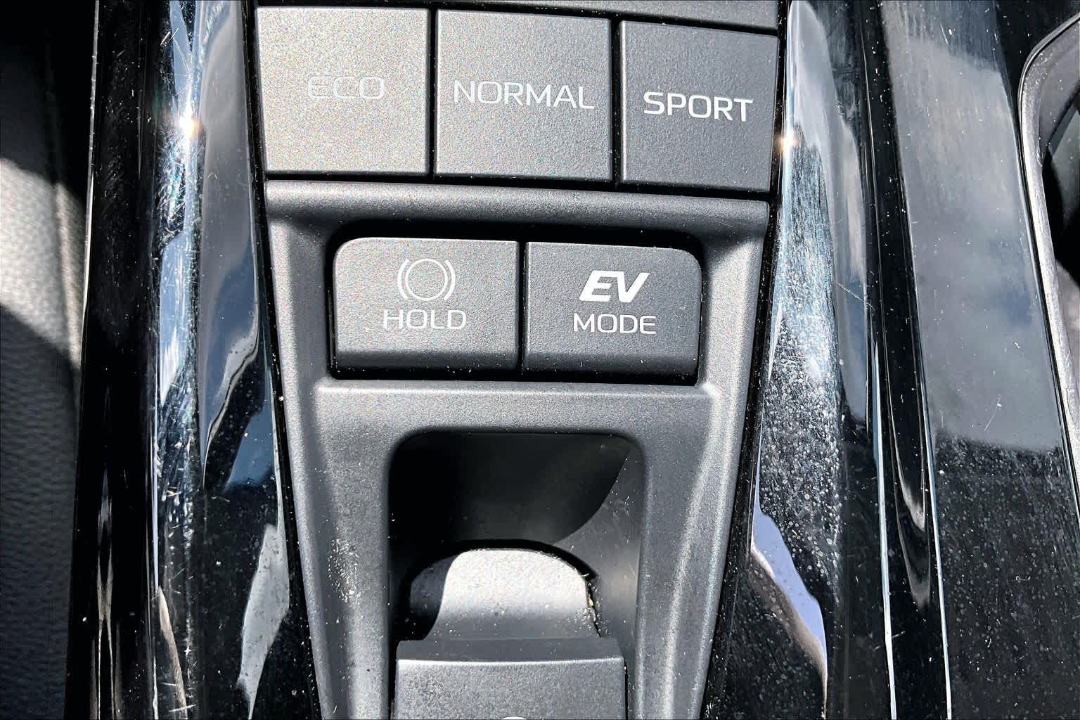 2025 Toyota Camry photo 34 of 35