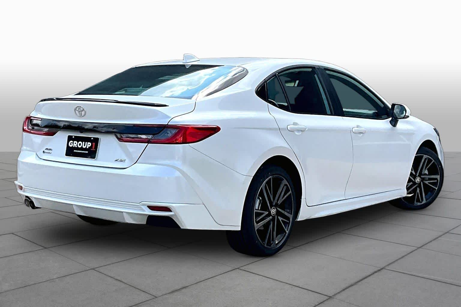 2025 Toyota Camry photo 13 of 35