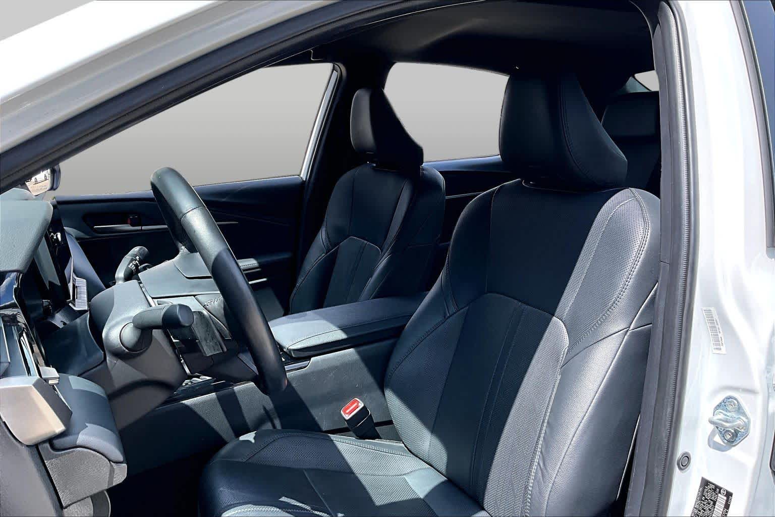 2025 Toyota Camry photo 8 of 35