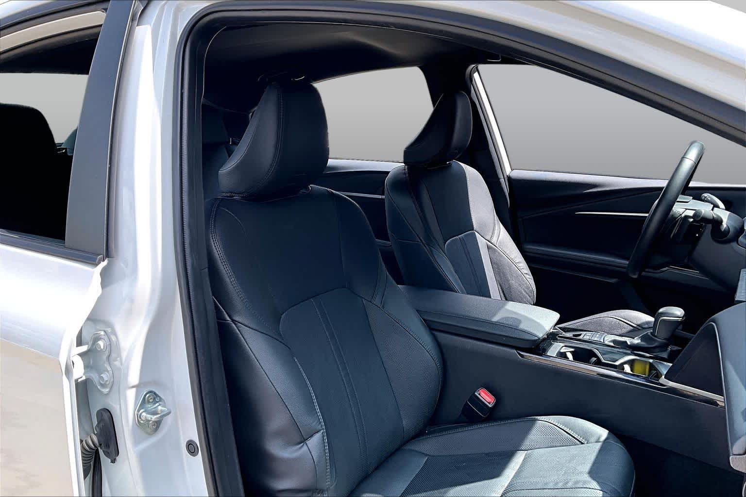 2025 Toyota Camry photo 9 of 35