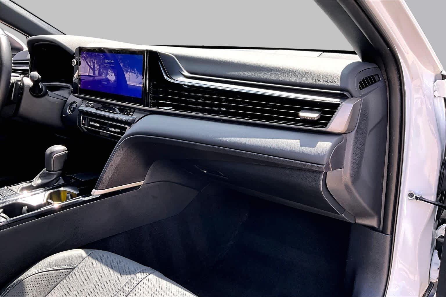 2025 Toyota Camry photo 19 of 35