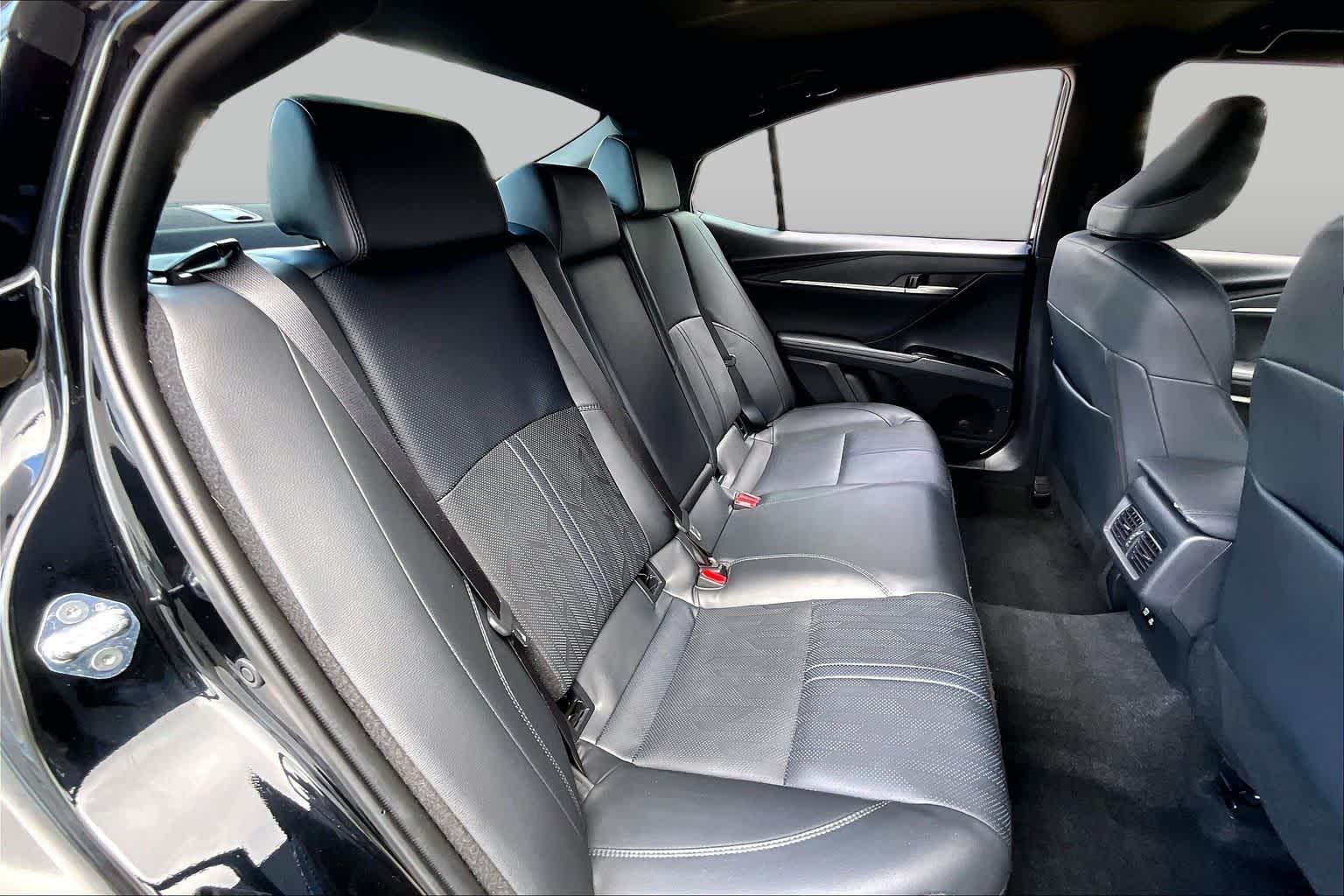 2025 Toyota Camry photo 21 of 35