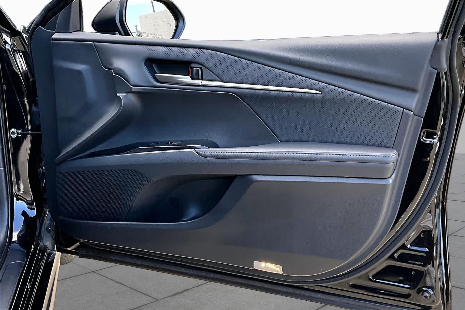 2025 Toyota Camry photo 23 of 35