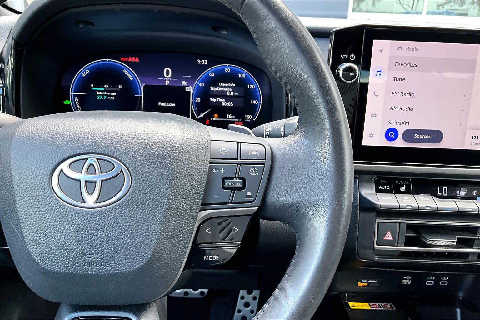 2025 Toyota Camry photo 25 of 35