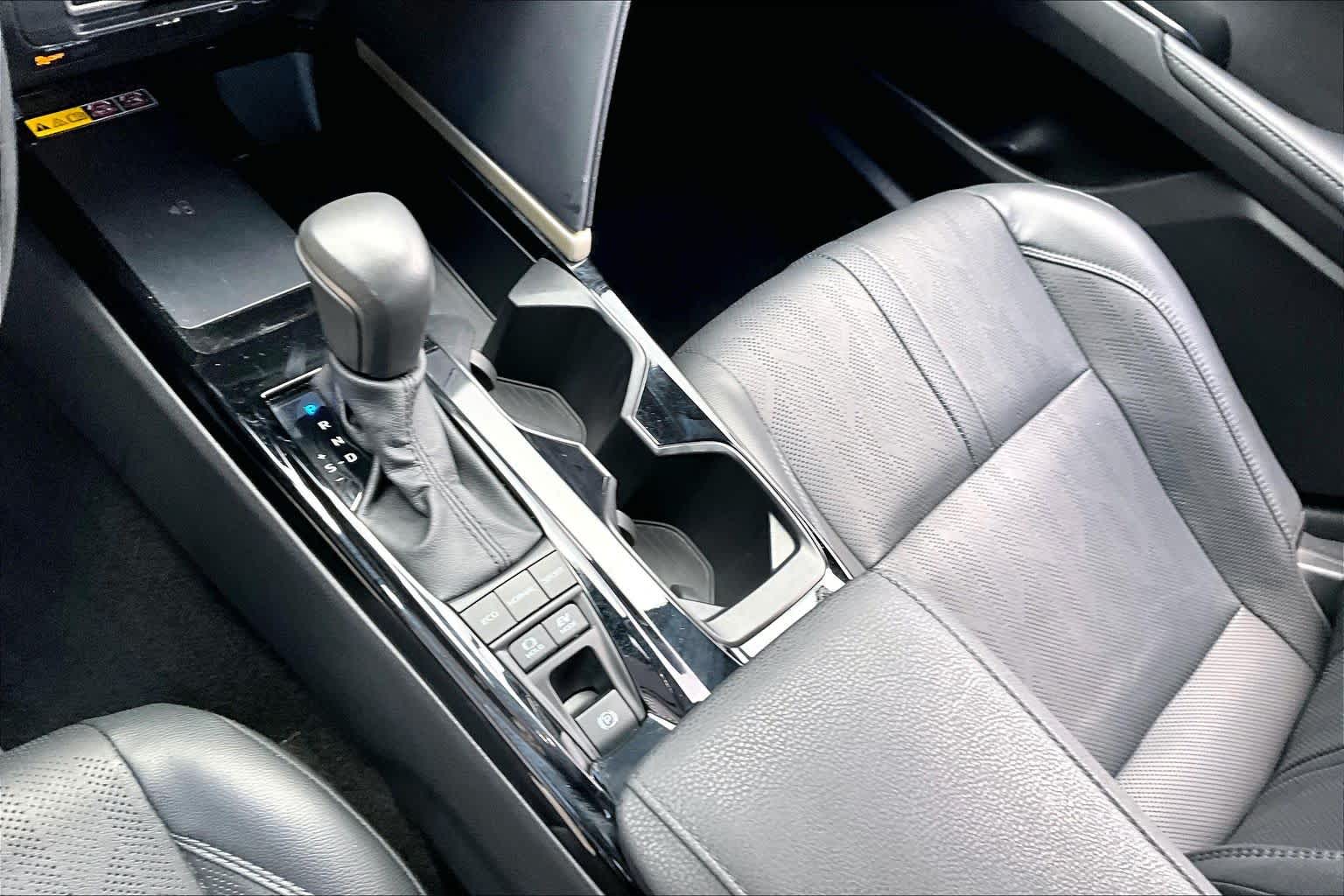 2025 Toyota Camry photo 17 of 35