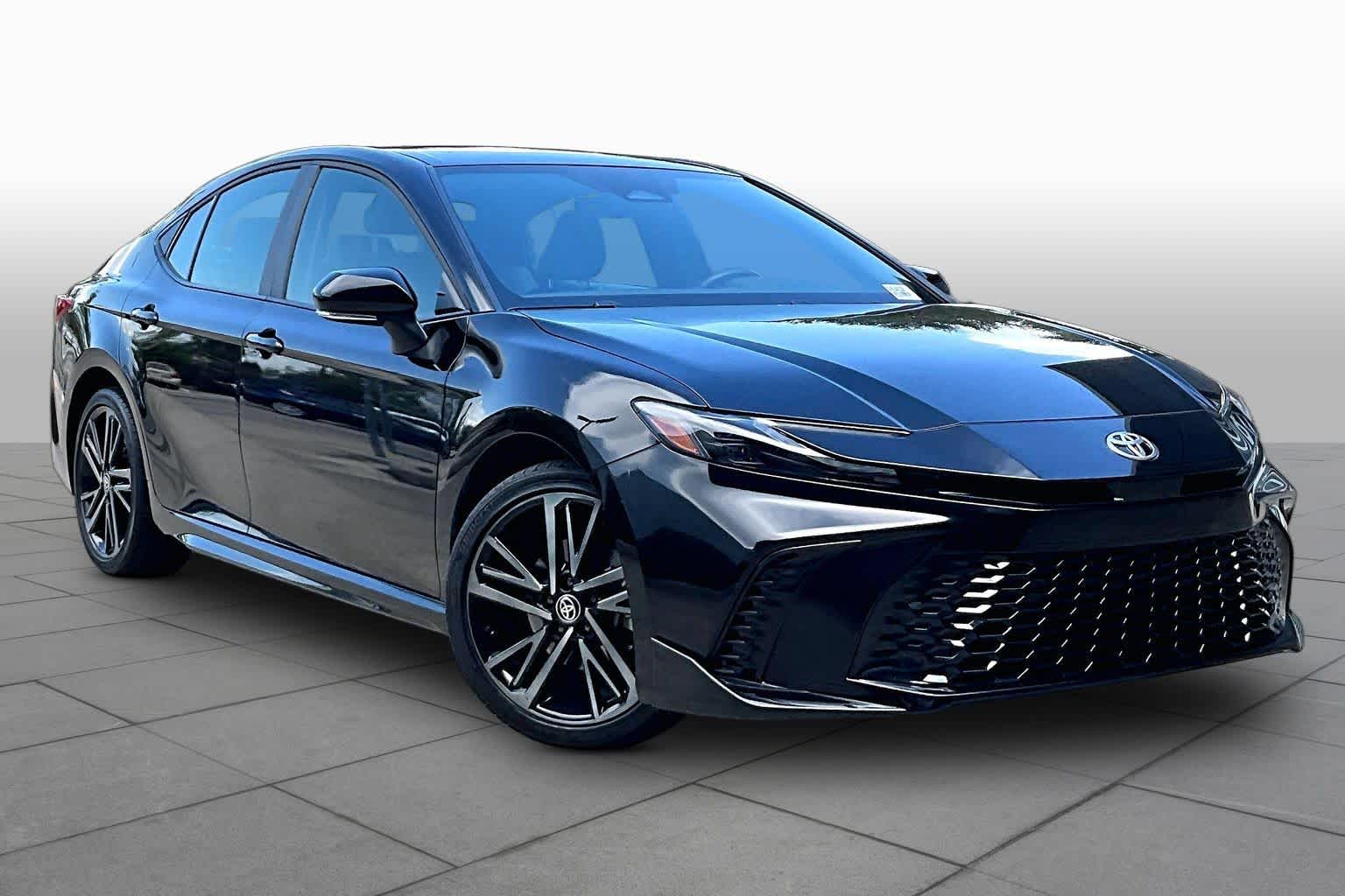 2025 Toyota Camry photo 3 of 35