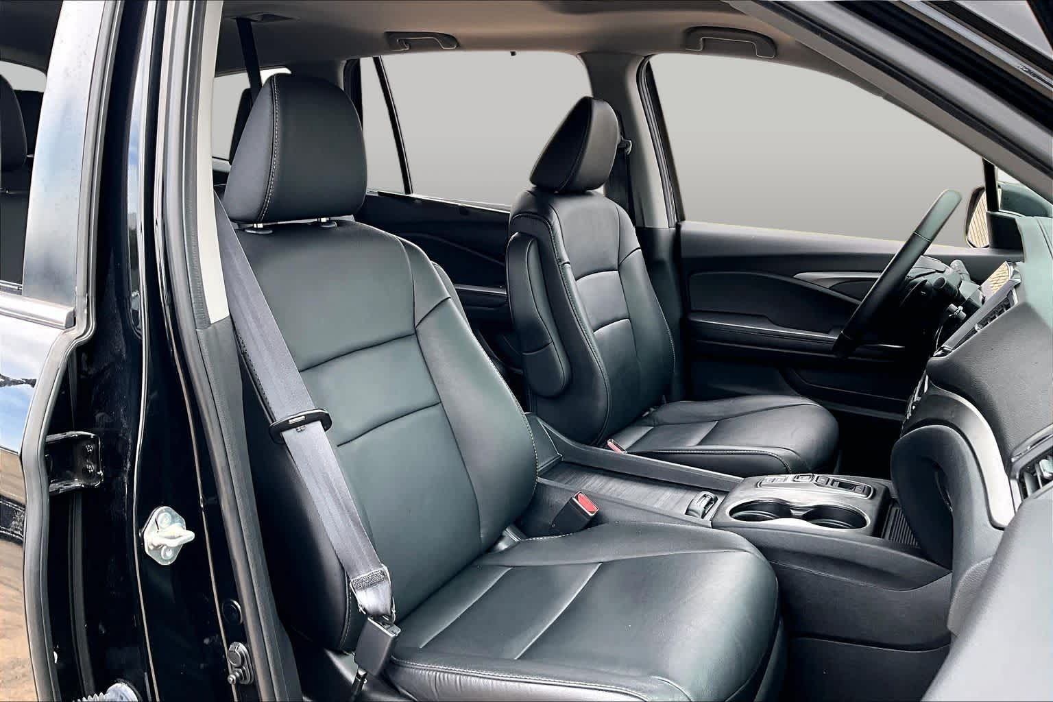 2021 Honda Pilot Special Edition Crystal Black Pearl at Beck & Masten Kia
