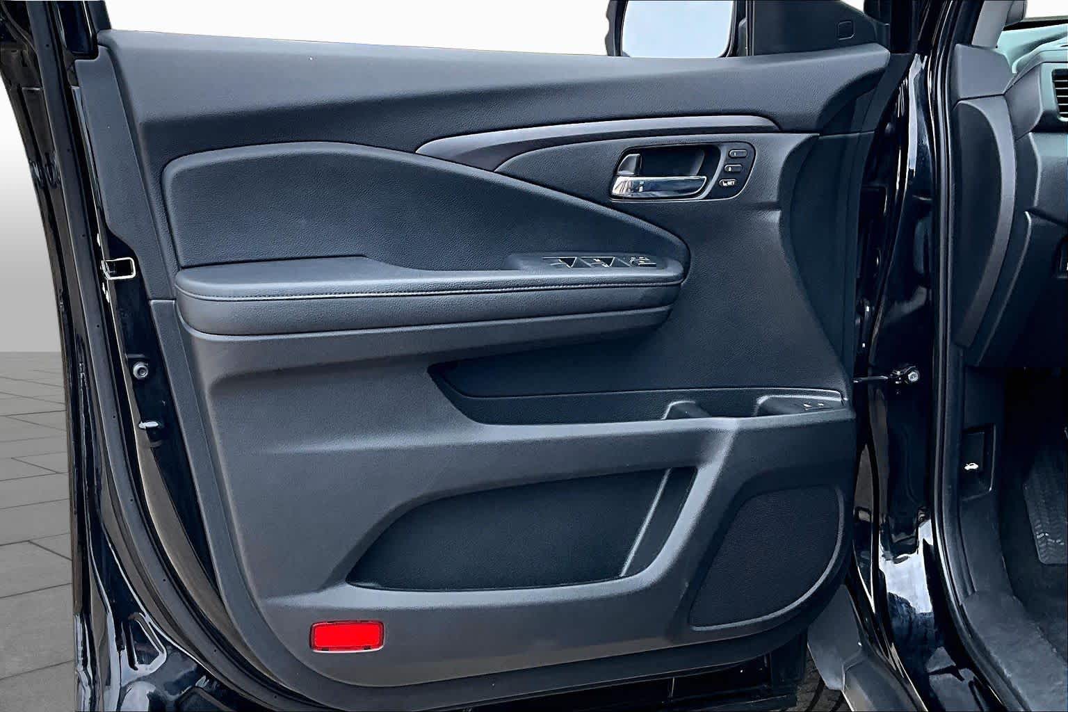 2021 Honda Pilot Special Edition Crystal Black Pearl at Beck & Masten Kia