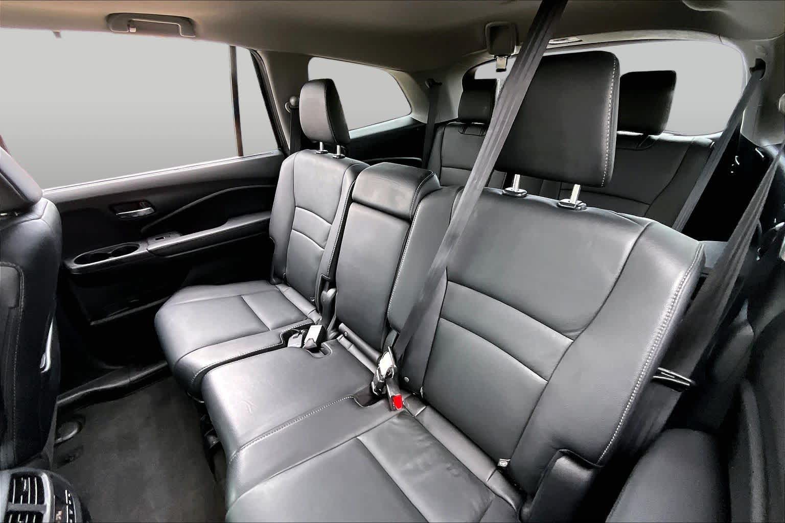 2021 Honda Pilot Special Edition Crystal Black Pearl at Beck & Masten Kia