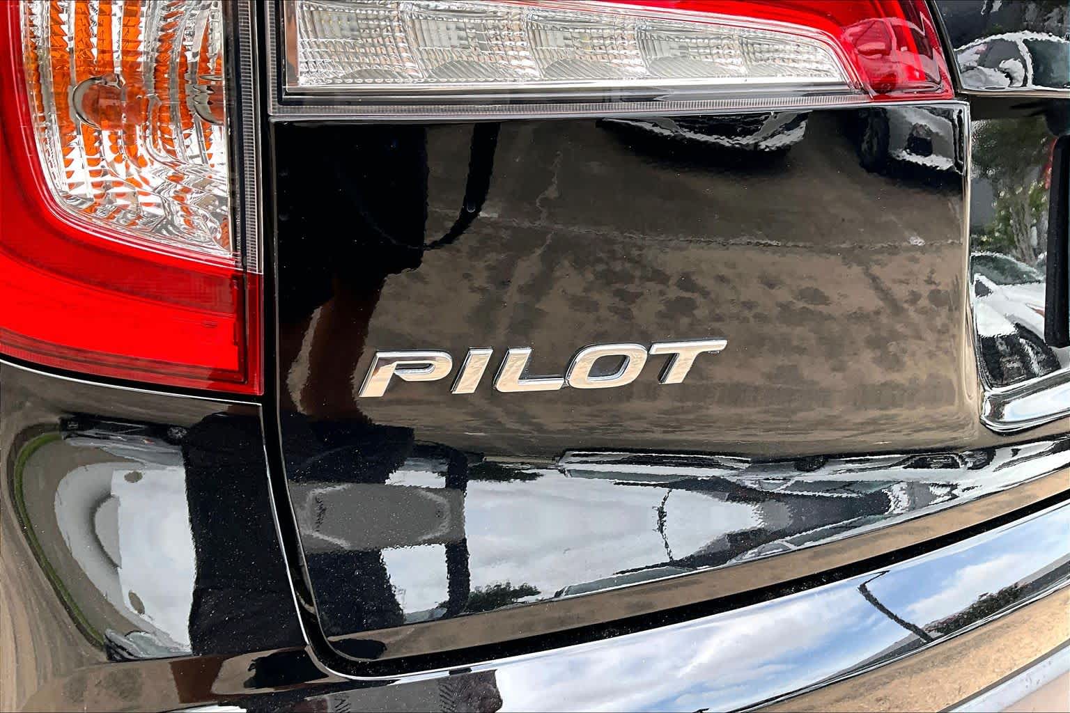 2021 Honda Pilot Special Edition Crystal Black Pearl at Beck & Masten Kia