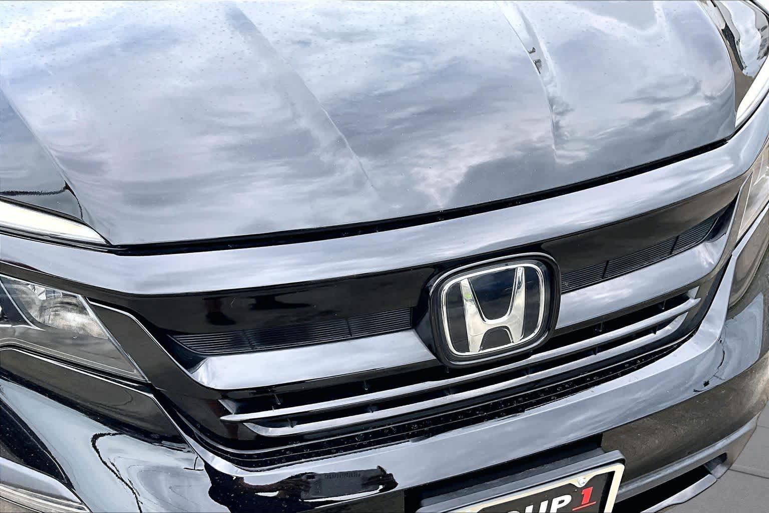 2021 Honda Pilot Special Edition Crystal Black Pearl at Beck & Masten Kia