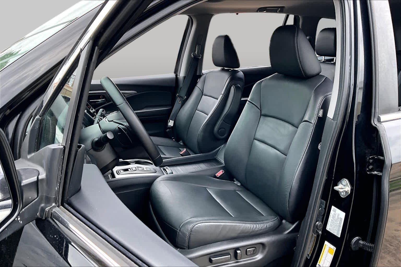 2021 Honda Pilot Special Edition Crystal Black Pearl at Beck & Masten Kia